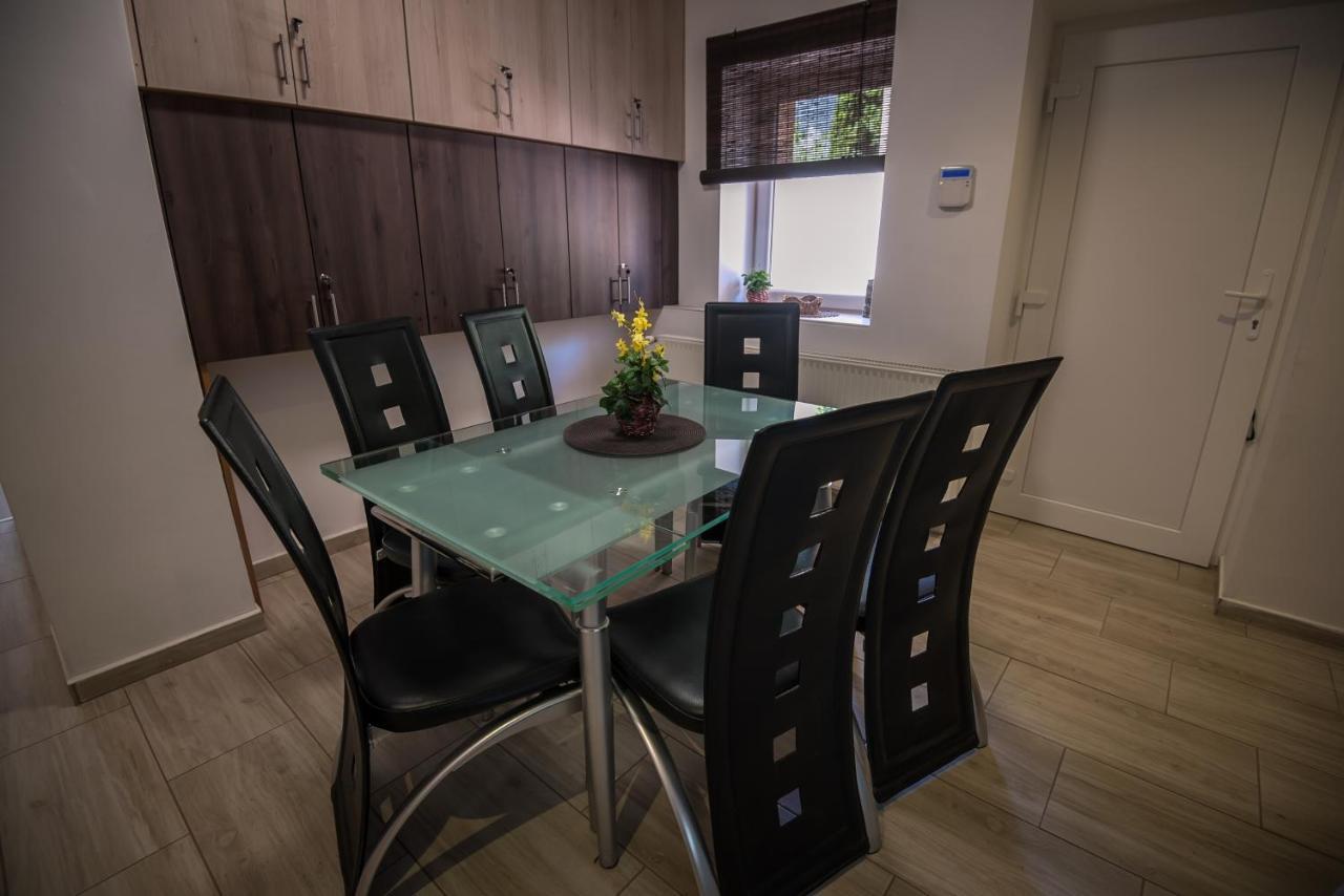 Mokka Apartman Segedin Dış mekan fotoğraf