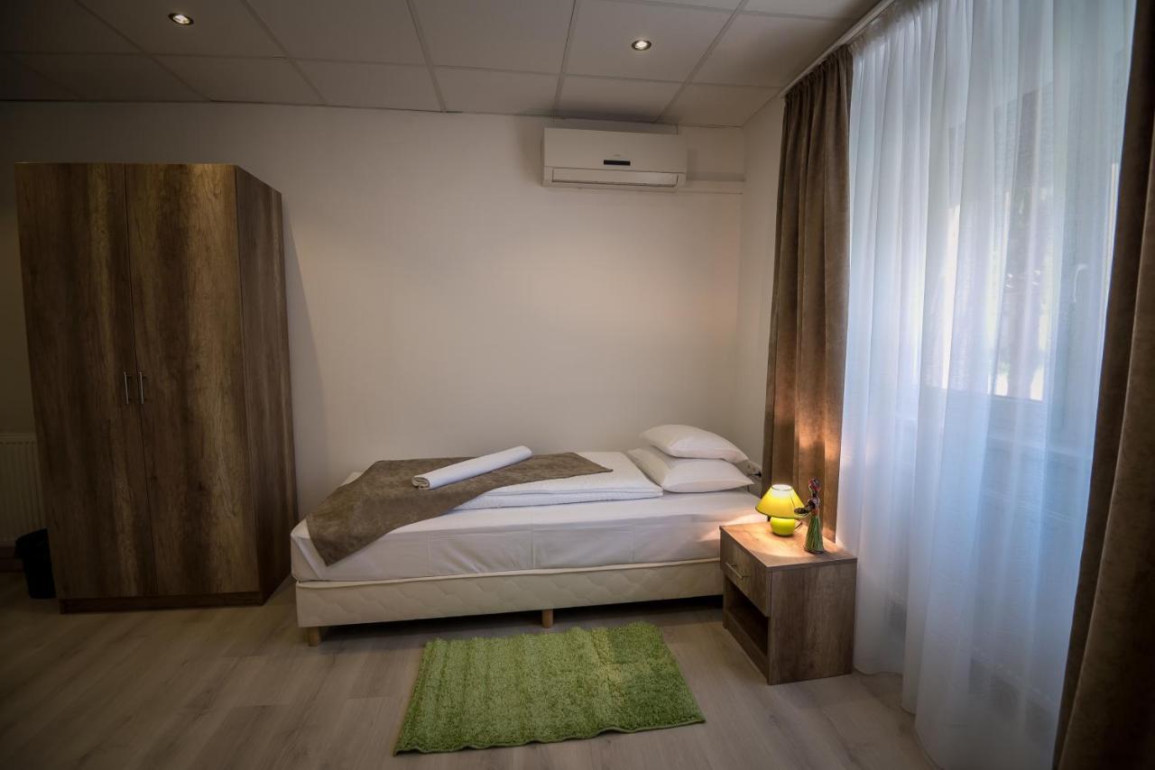 Mokka Apartman Segedin Dış mekan fotoğraf