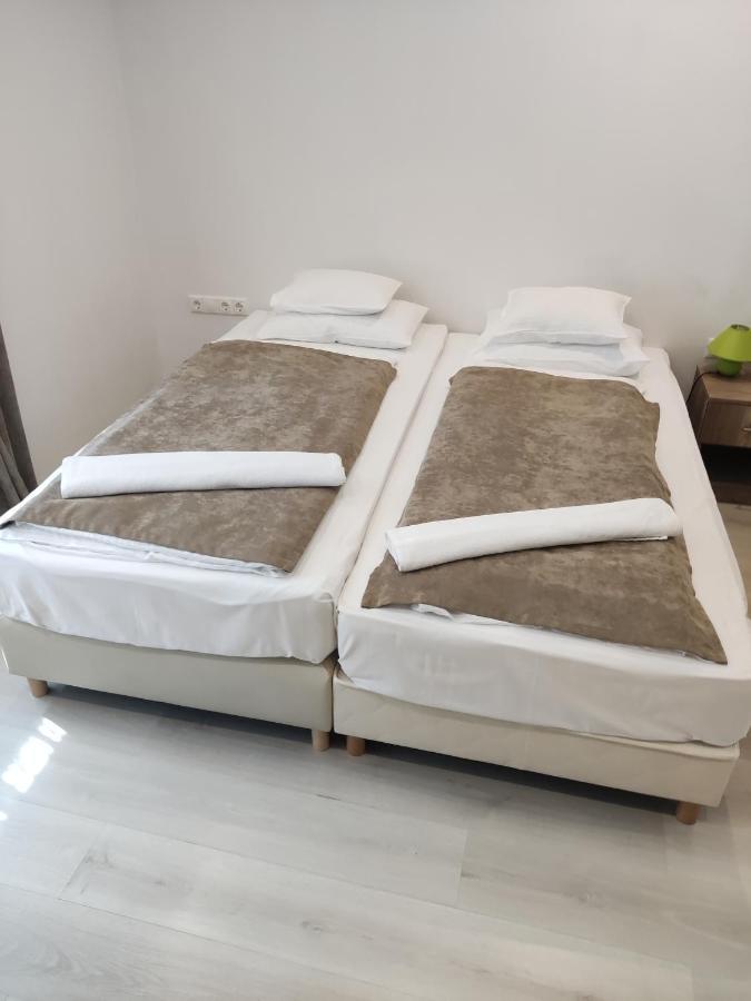 Mokka Apartman Segedin Dış mekan fotoğraf